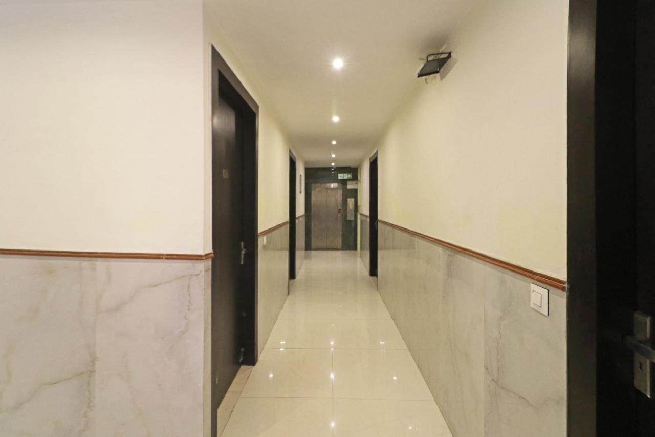 Hotel Paragon Suites ニューデリー エクステリア 写真