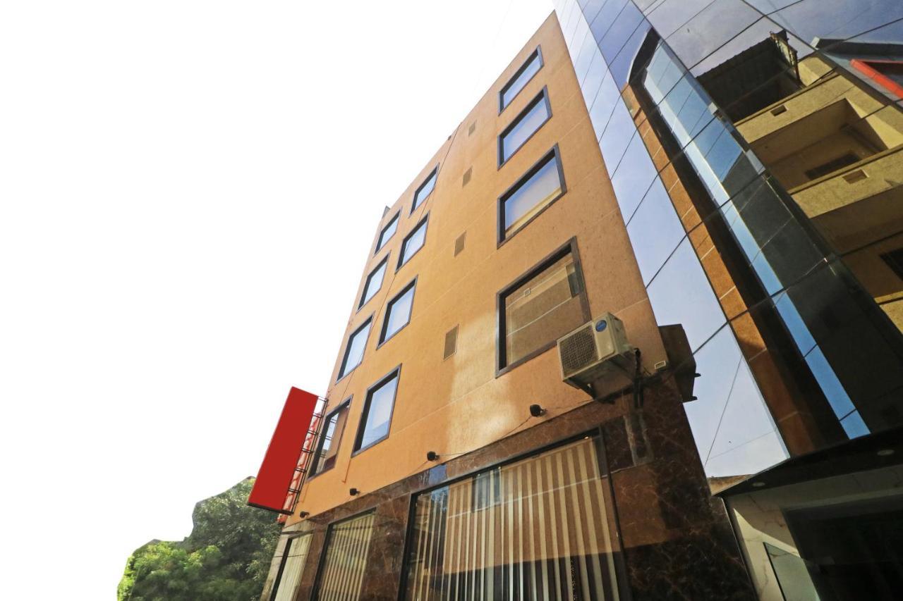 Hotel Paragon Suites ニューデリー エクステリア 写真
